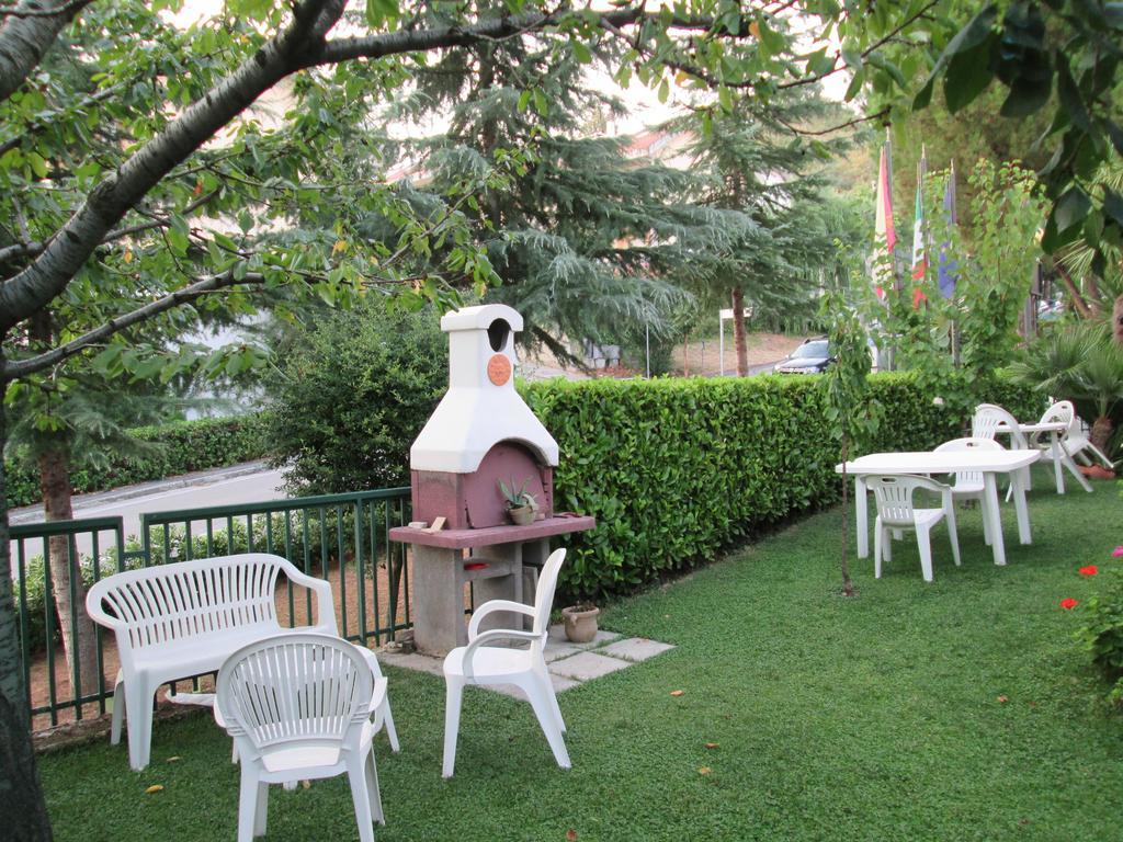 乐毕格聂住宿加早餐旅馆 阿斯科利皮切诺 外观 照片